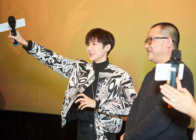 王源地久天长路演被夸可爱捂耳朵,地久天长王源演的刘星是领养的吗