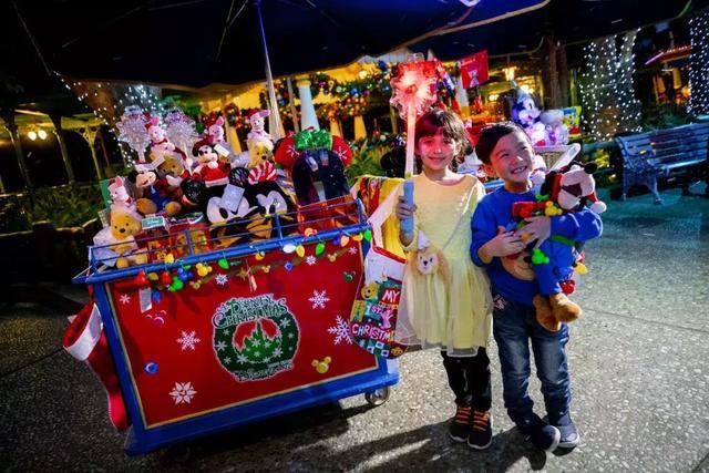 香港迪士尼乐园冰雪小镇好玩吗,最好玩的玩雪地方