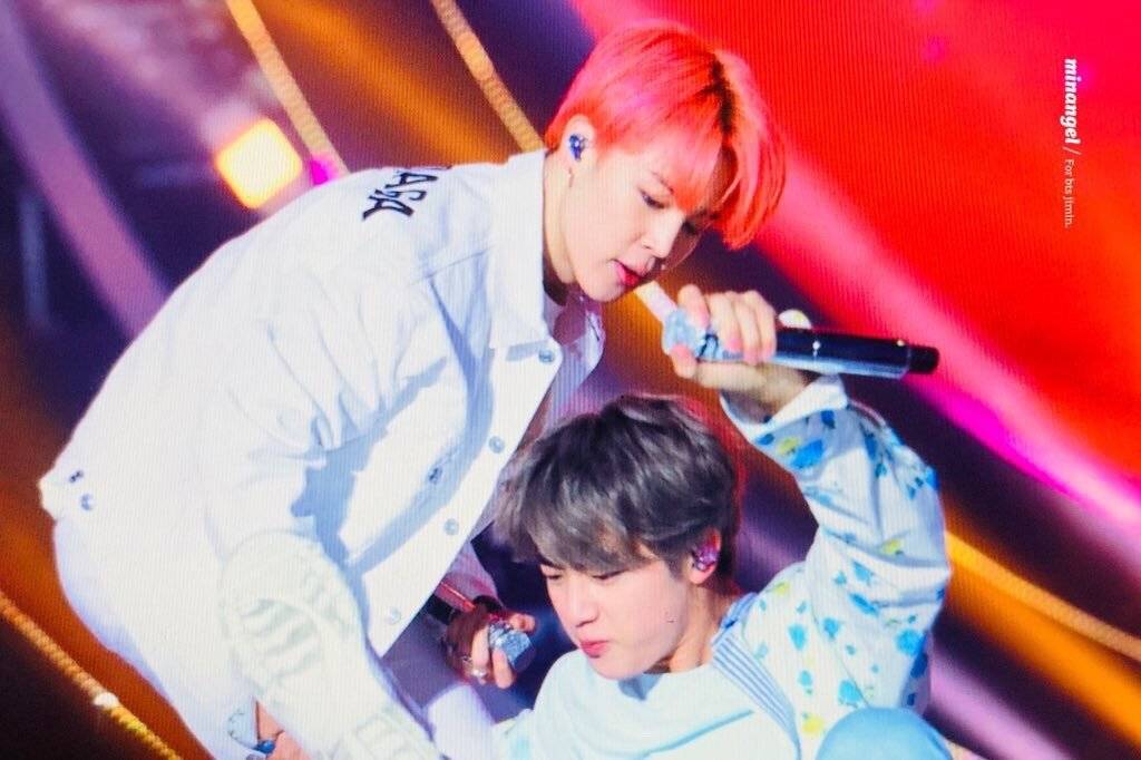 金硕珍和忙内们,全世界都欠我一个人情全文阅读