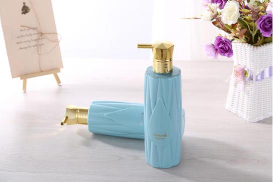 为什么同一品牌沐浴露味道不一样,同款沐浴露为什么没那么好洗