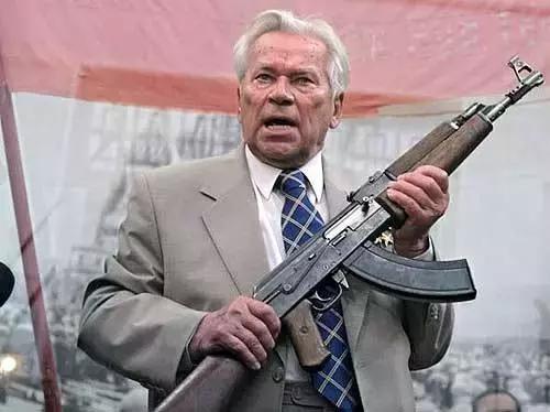 AK-47伏特加，千万别对口喝别人会认为你要自杀