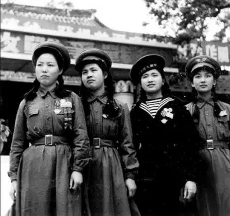 我军唯一一次战场换装,中国人民解放军历经几次换装