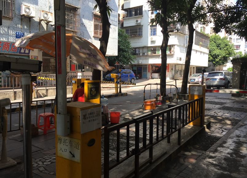 外来人员进小区门禁严不严,关于小区加强外来人员出入管控