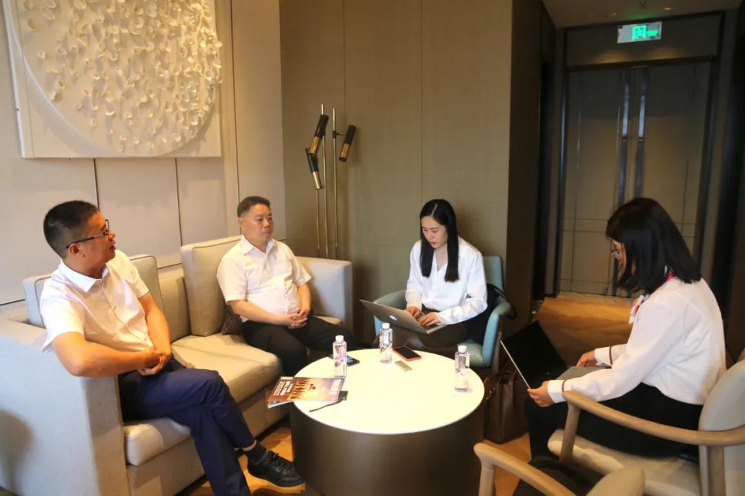 铁骑力士邓兴亮,铁骑力士董事长邓先锋