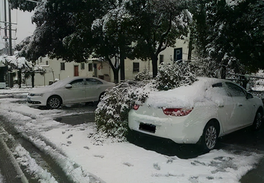 不占地方简易可折叠车库,车库怎么装修既能停车又能住人