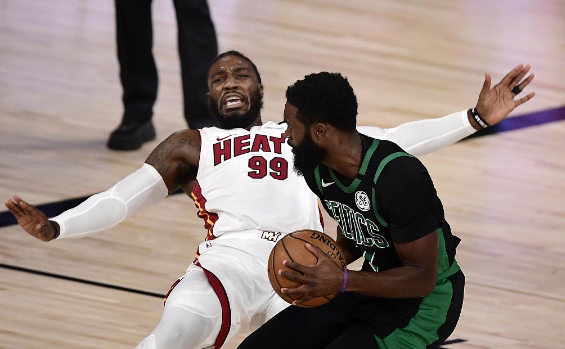 考文顿超远3分,考文顿连续三分湖人