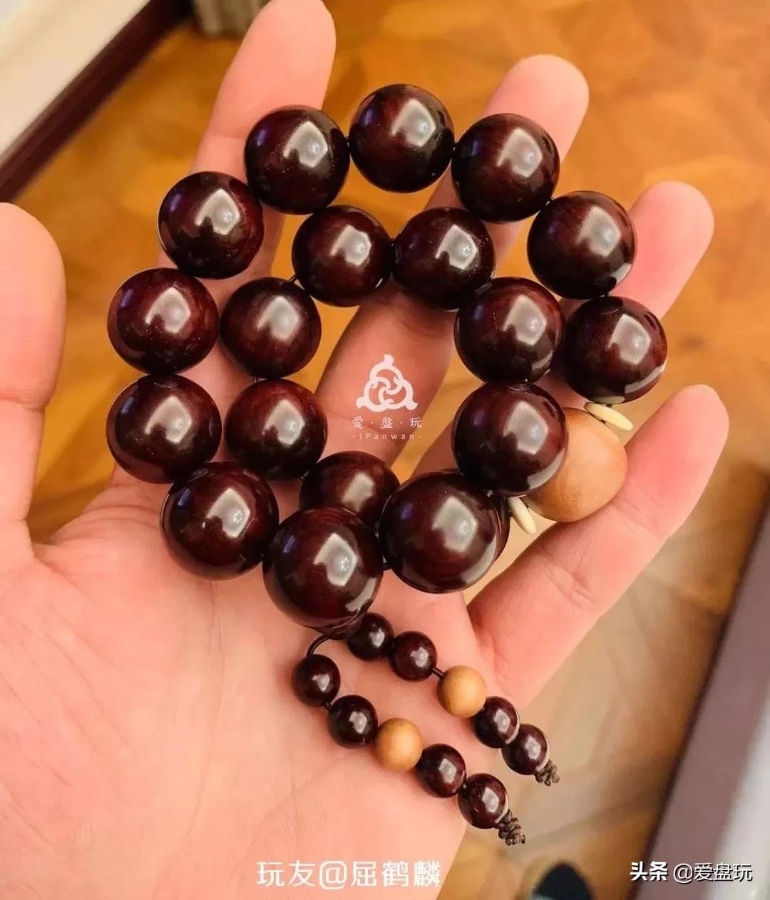 盘手串是不是很脏,盘透的黄花梨手串