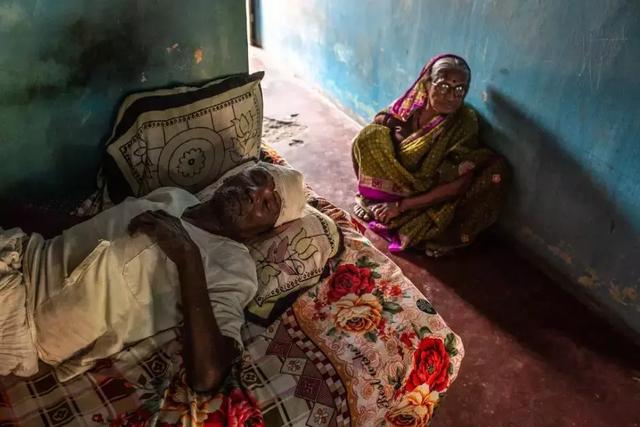 致死十余人！悍虎食人成患民兵无奈使出绝招：CK男士香水