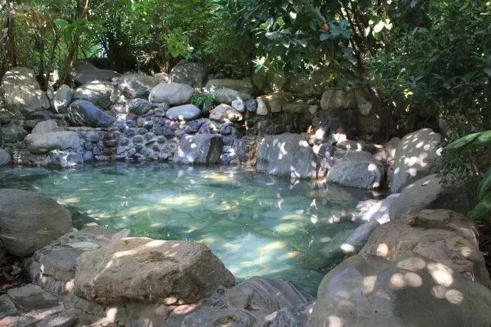 红河州泡温泉附近哪里好玩又便宜,红河弥勒温泉推荐