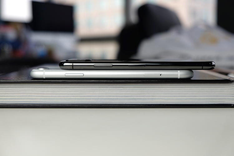 苹果xr一天的测评,iphonexr一天两充正常吗