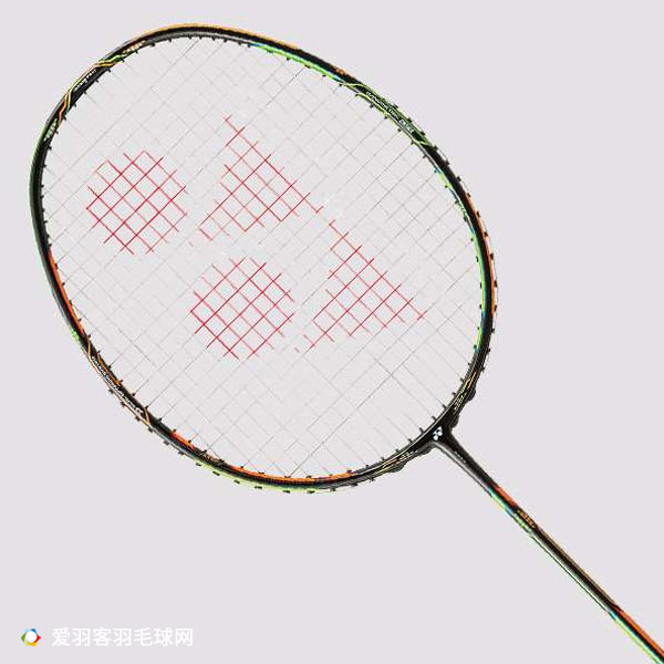 尤尼克斯和李宁羽毛球拍哪个好,尤尼克斯十大最佳入门羽毛球拍