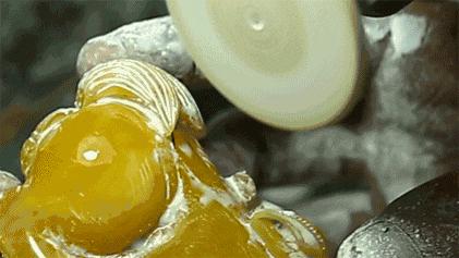 女人戴蜜蜡的禁忌,为什么戴蜜蜡的女人不能碰