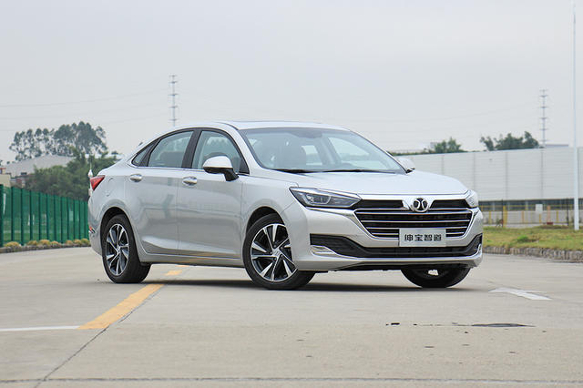 最新款北汽绅宝智道试驾,科技与空间