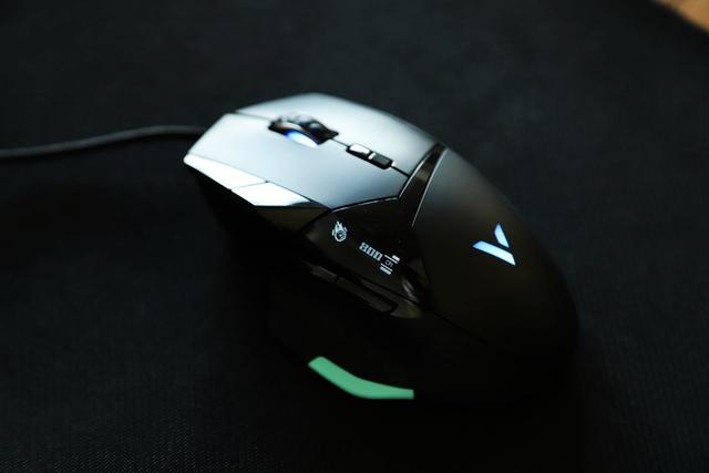 雷柏VT900电竞鼠标,雷柏vt900和罗技g502哪个好