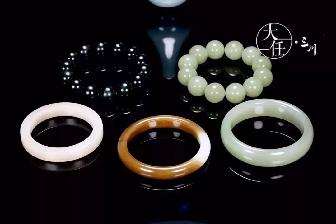 和田玉新中式珠宝美学,和田玉青花山水意境牌