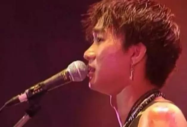 永远怀念黄家驹：33首最经典的歌曲，经典无法复制！