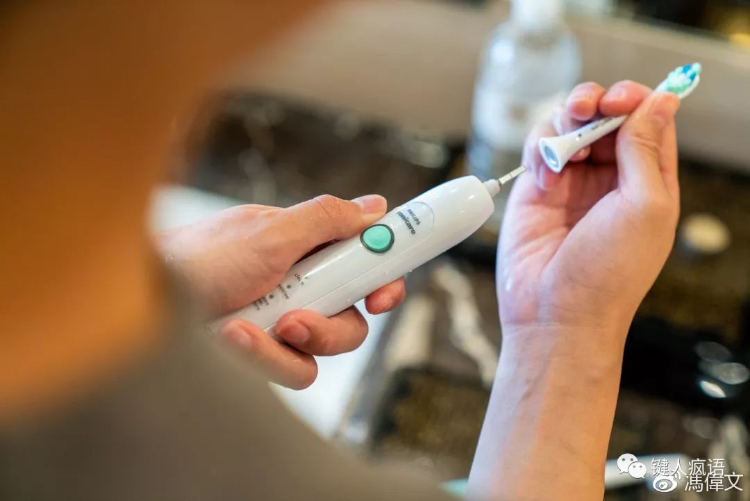 买只电动牙刷吧，你会后悔的……后悔没早买