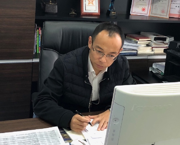 既是“科学家”又是“创业英雄”——记西安市首届“西安之星”获得者张博