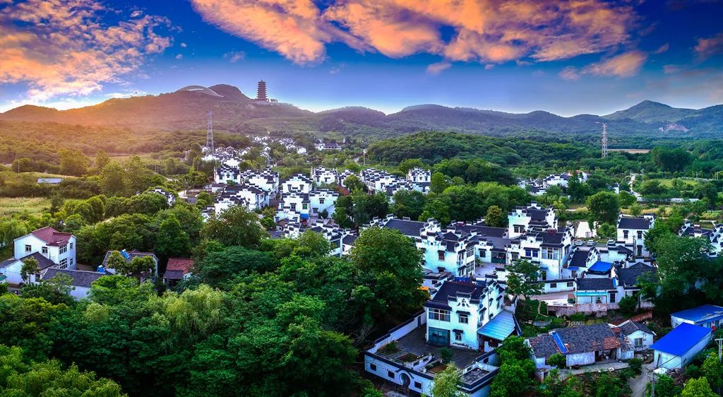 四季江宁旖旎无限，春华秋实美在“世凹桃源”