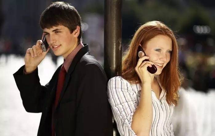 相亲给女方发了50元红包,相亲男发了6.1红包给我