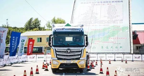 欧曼EST安全之星获评“化工物流行业推荐用车”