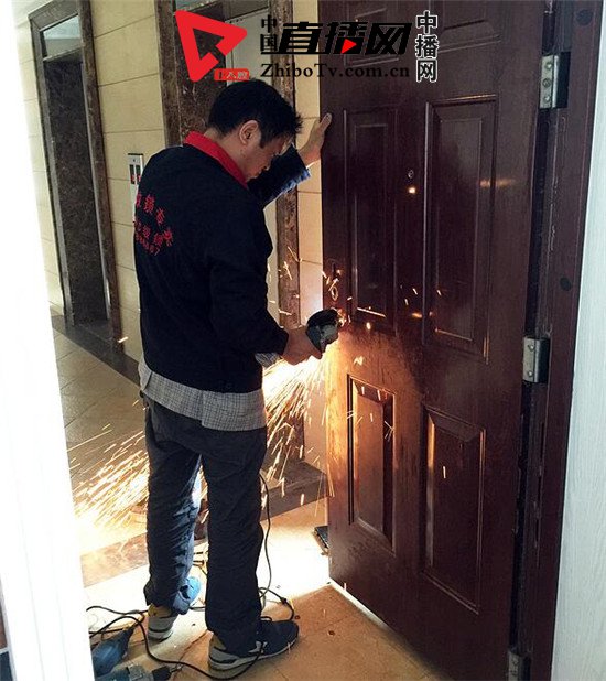 三星指纹锁dp728锁舌怎么伸出来,三星dp728指纹锁可以用软件开锁吗