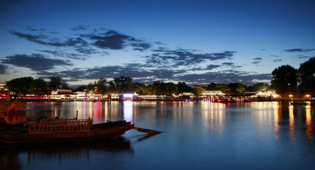 什刹海春季游玩攻略,超详细的北京什刹海逛吃攻略