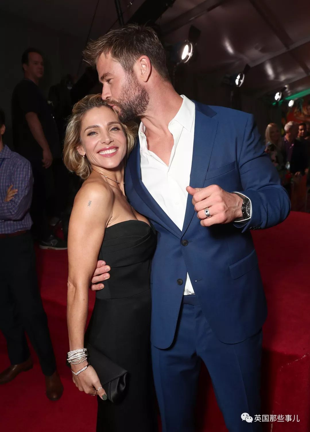 性感锤哥在线出轨？单纯的俄罗斯大姐就这么被骗了100万卢布