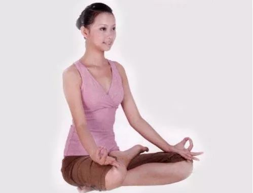 如何坐着打通全身经络的最好方法,坐着打通经络最好的运动