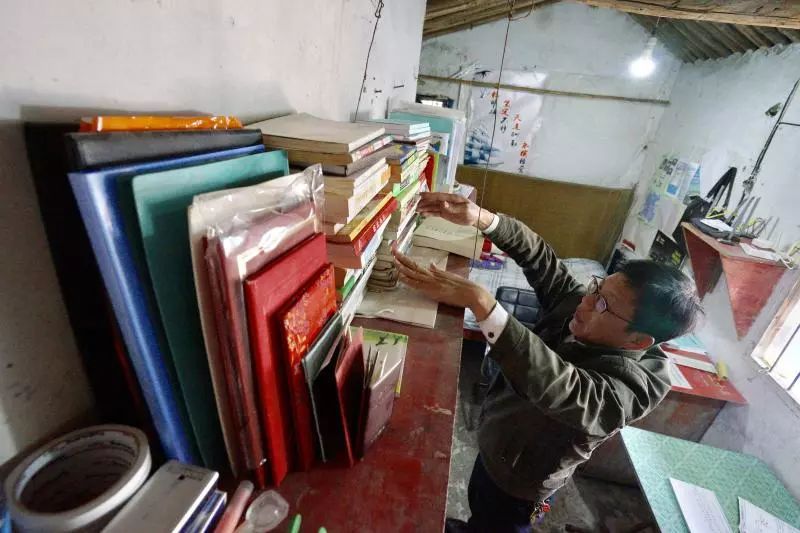 为丈夫捐肾老婆感动,泪目男子为照顾81岁母亲回乡工作