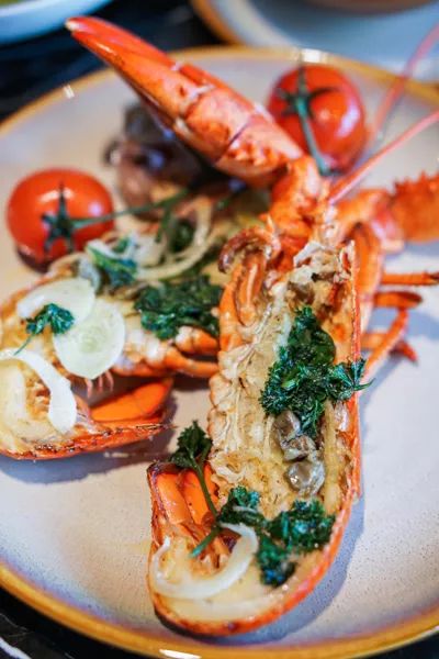 ¥299/2大1小——英迪格魔都第3家分号放大招！波龙鳕鱼和牛海陆饕餮狂欢！