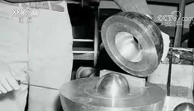 你以为原*弹子**只是科学家造出来的吗？别忘了还有他们！