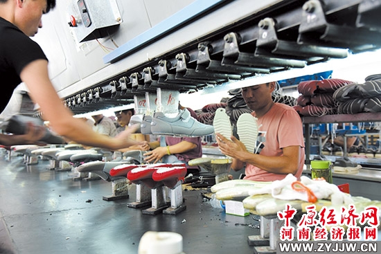 年产布鞋5亿双吸纳就业10万人偃师：中国布鞋之都再次腾飞