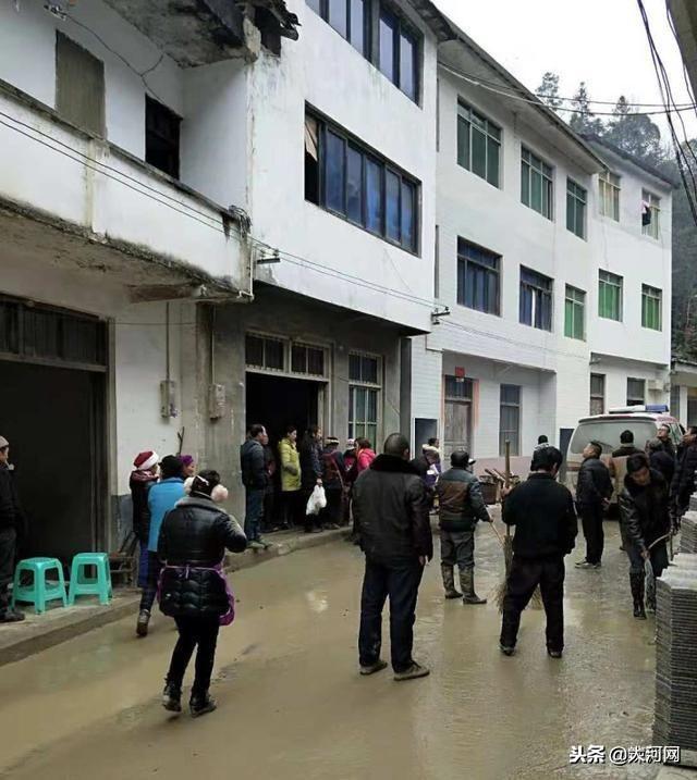 烤火中毒一小孩死亡,云南四个小孩在家烤火中毒身亡