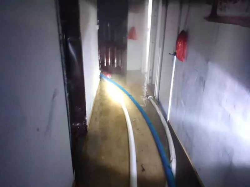 杭州一小区5楼着火7人消防车救援,杭州余杭最新发生的火灾