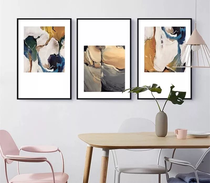 不打孔的挂画,不伤墙面的挂画方法