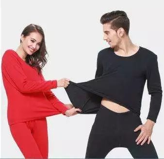 刘嘉玲穿的羽绒服,刘嘉玲棉服