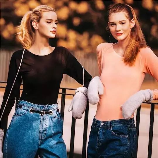 刘嘉玲穿的羽绒服,刘嘉玲棉服