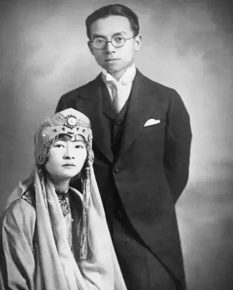 漆皮靴、渔夫帽、百褶裙……林徽因居然是隐藏的带货博主！