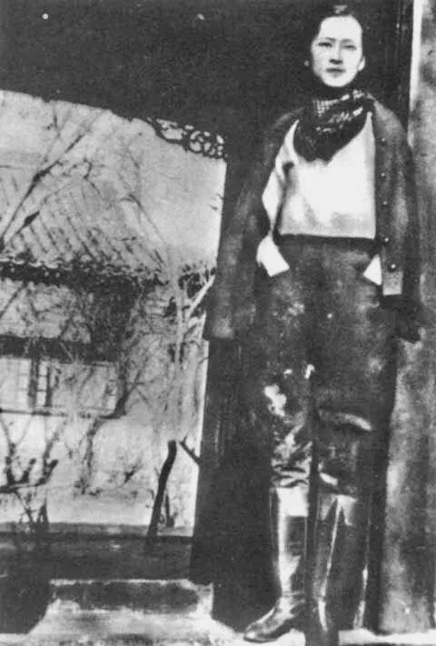 漆皮靴、渔夫帽、百褶裙……林徽因居然是隐藏的带货博主！