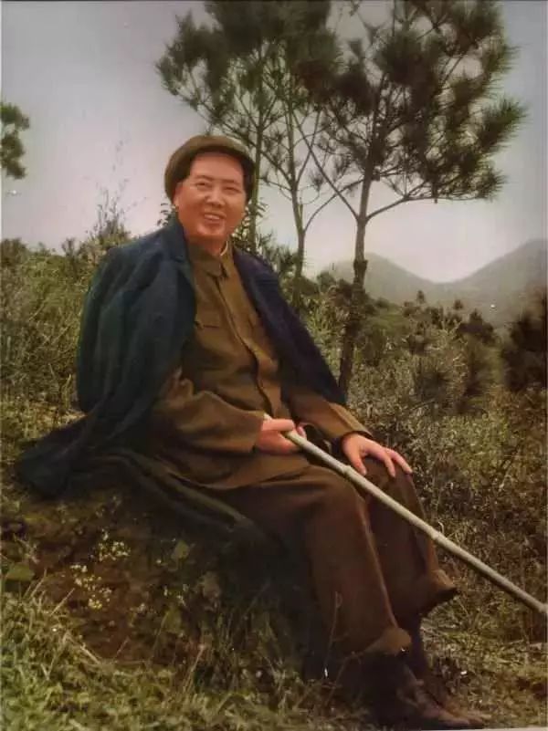 今天，毛主席诞辰126周年，铭记！