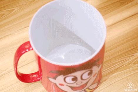 一个杯子十元四个碗28元,一个杯子16元一个热水瓶24元