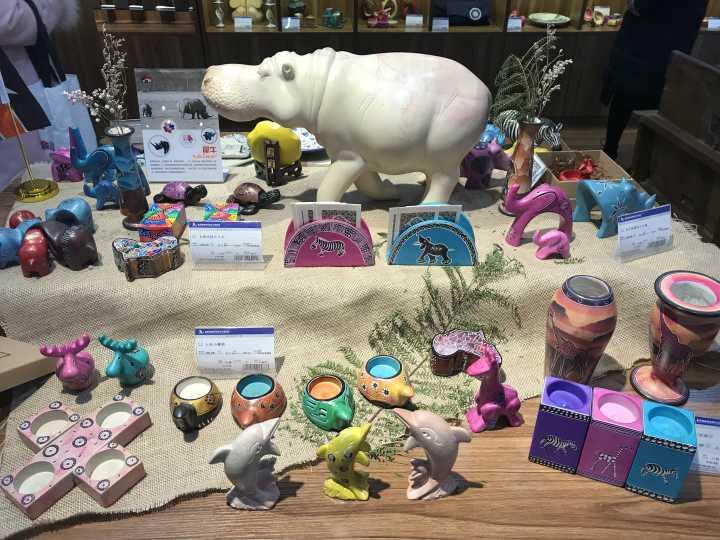 非洲黑木雕、斯里兰卡红茶……重庆保税商品展现交易中心又添7国洋货任你淘