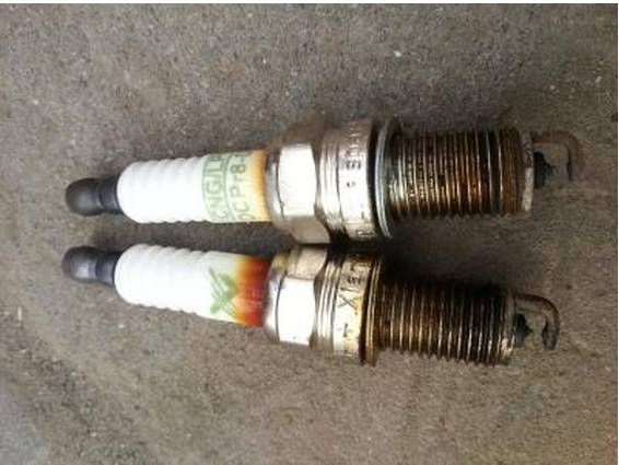 火花塞点火间隙1.1换1.0有影响吗,火花塞为啥需要全套更换