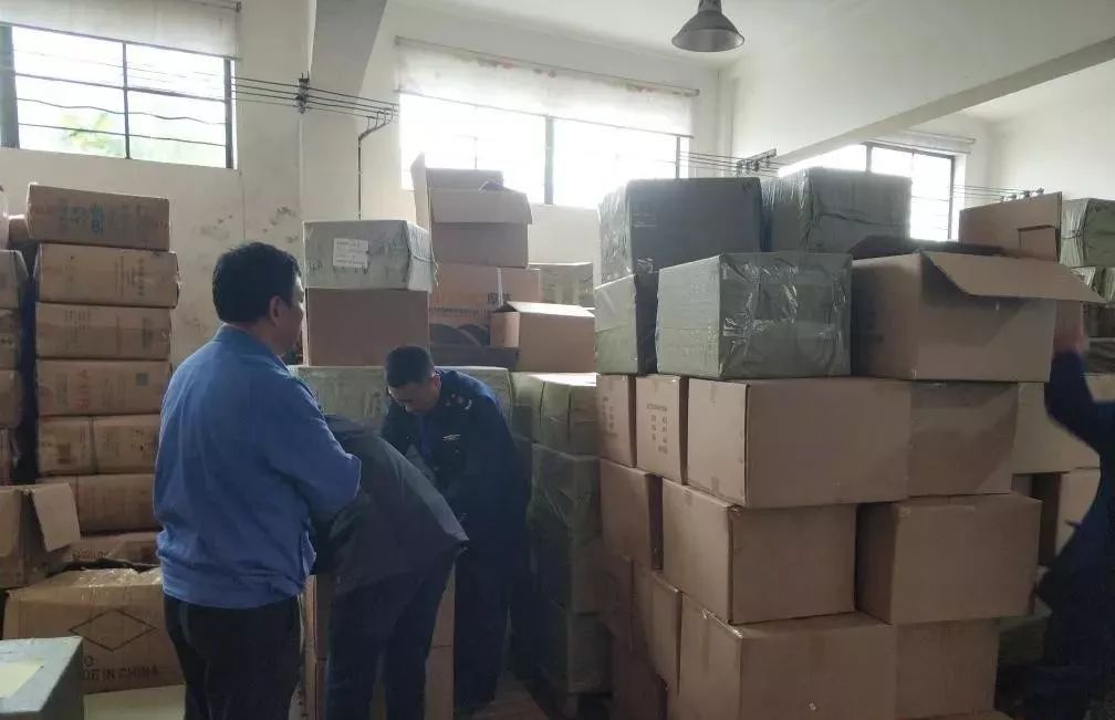 惊心！生产环境肮脏不堪，执法人员当场过敏，你可能正在用！