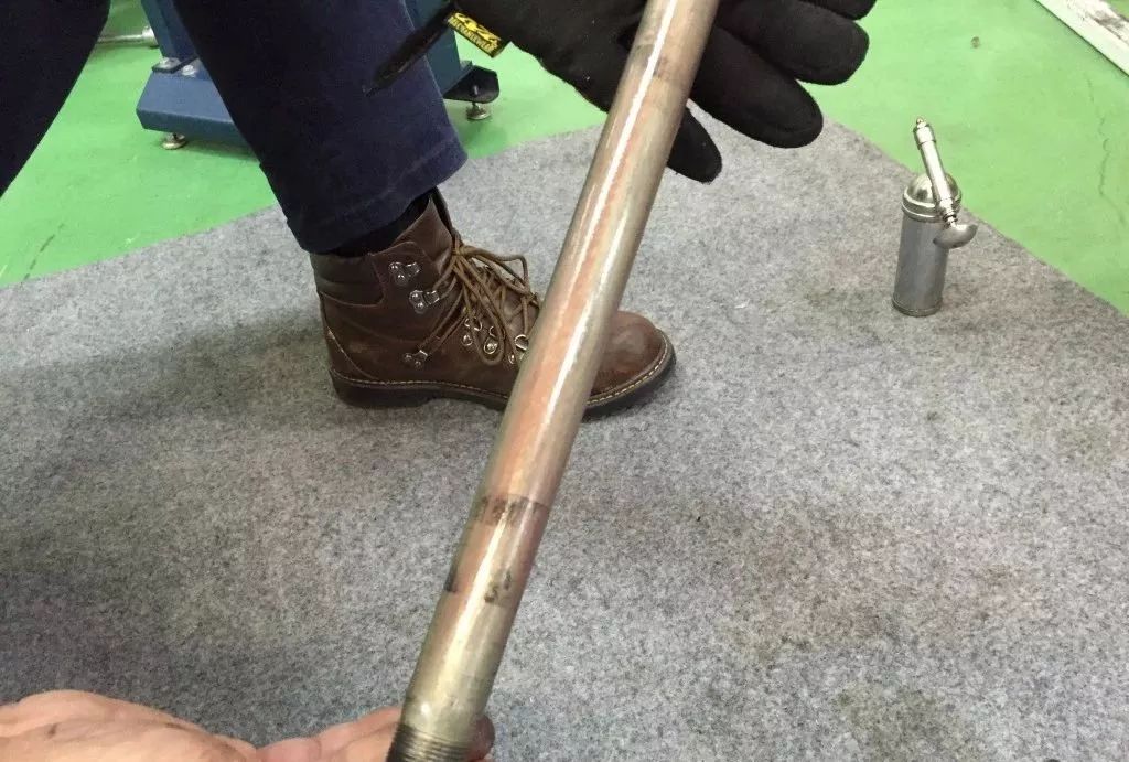 手把手教你换汽车轮胎,30秒教会你正确换轮胎步骤详解