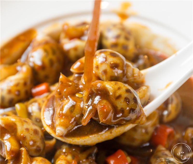 坐拥150㎡私家花园的火锅店，竟然还配空姐服务！