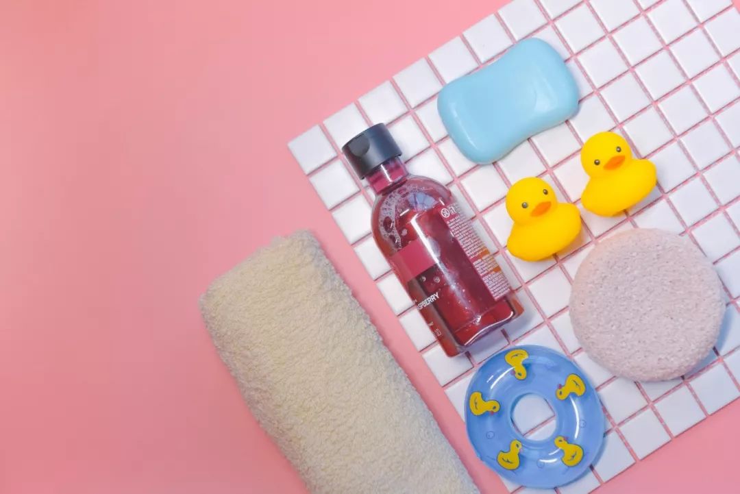 羽绒服用洗衣机洗怎样才洗得干净,羽绒服有陈旧油渍怎么才能洗干净