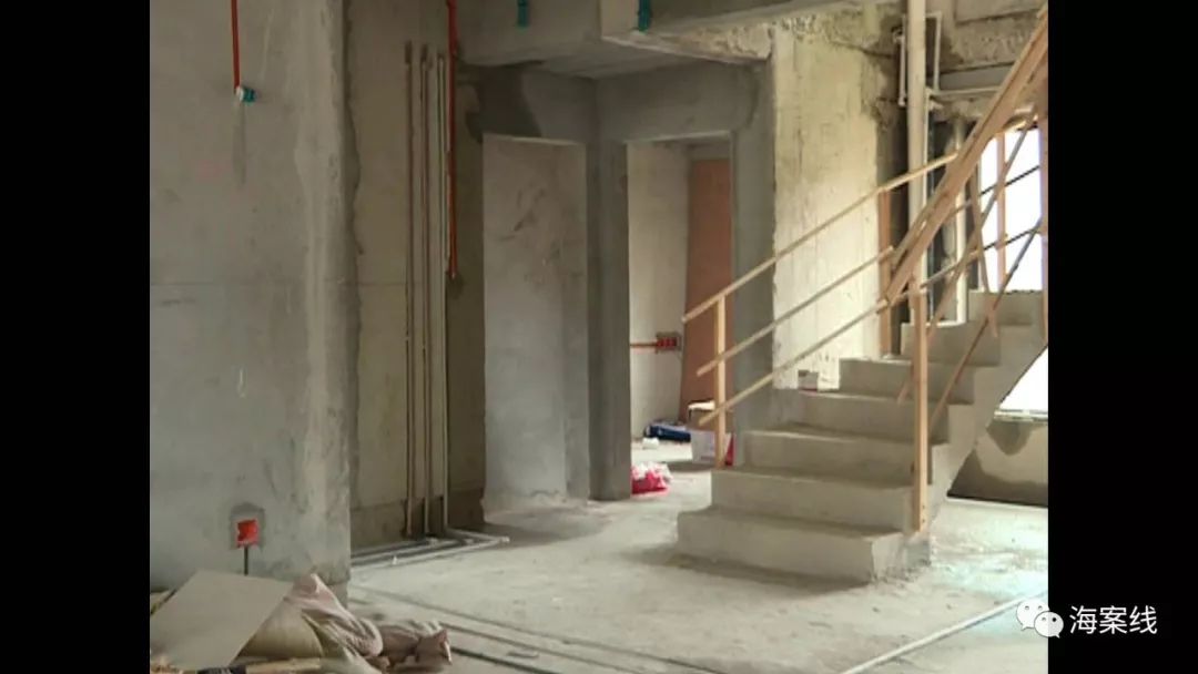 开发商卖顶层房子被认定部分违建,买房赠送花园是否违建