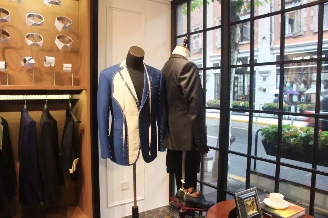 上海滩市中心，竟然藏着一条有洋房故居有老字号有咖啡店有酒吧的网红老马路